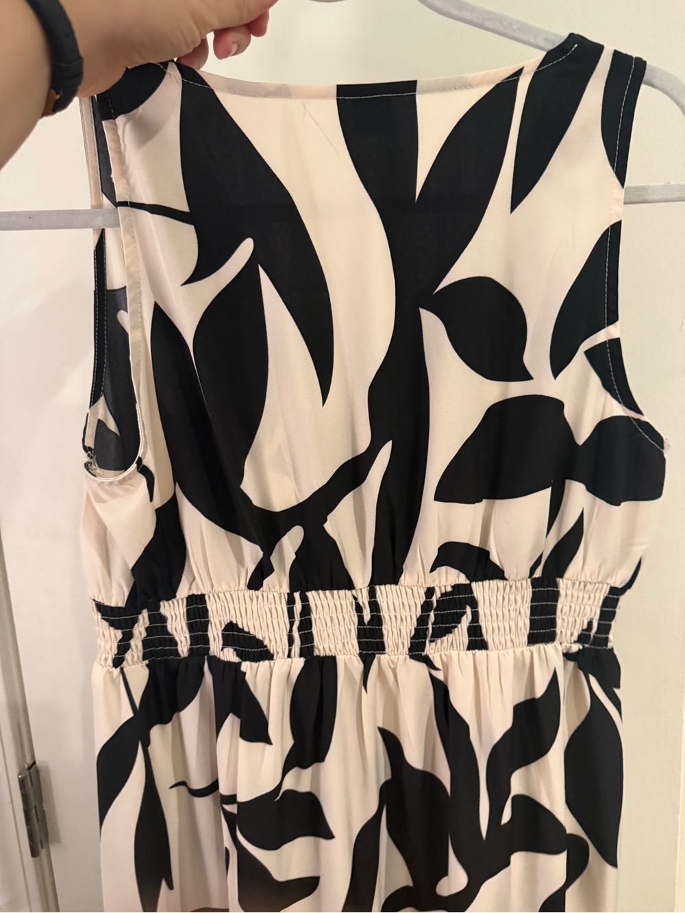 Black and Cream Leaf-Print Maxi Dress - Picture 4 of 7
